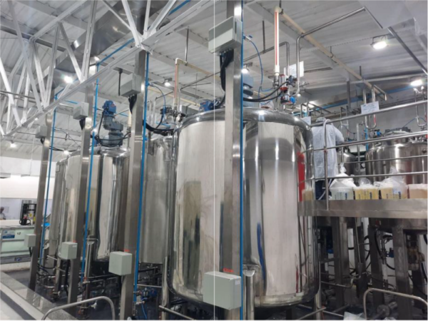 TANQUES MISTURADORES PARA MANIPULAÇÃO DE SHAMPOO